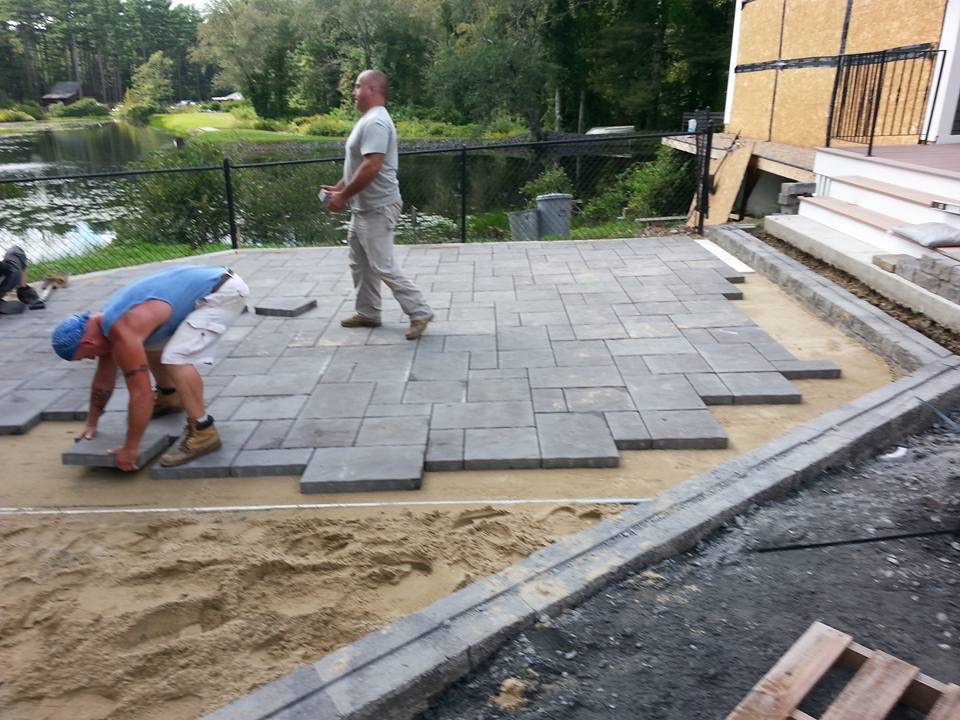 SSE Landscape building a patio